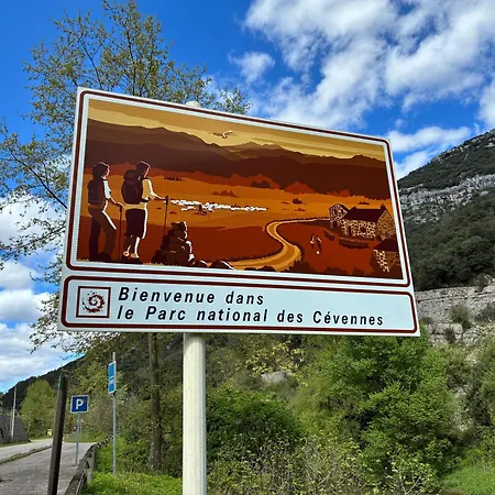 Hébergement de vacances Les Rosiers En Cévennes - Maison Rénovée Avec Jardin Privé - 4 Pers *